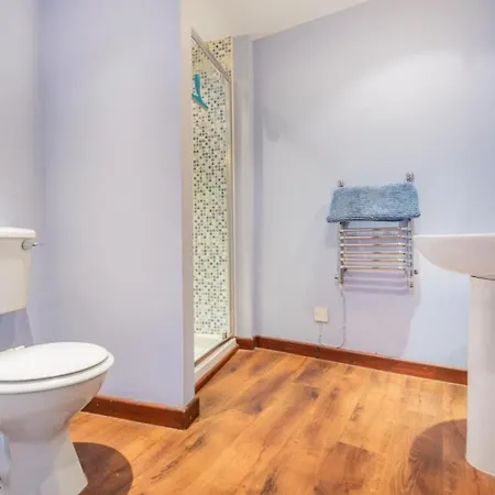 Vakantiehuis 2 Bed In Sz175